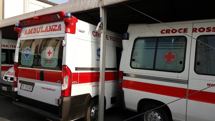 ambulanza croce rossa italiana