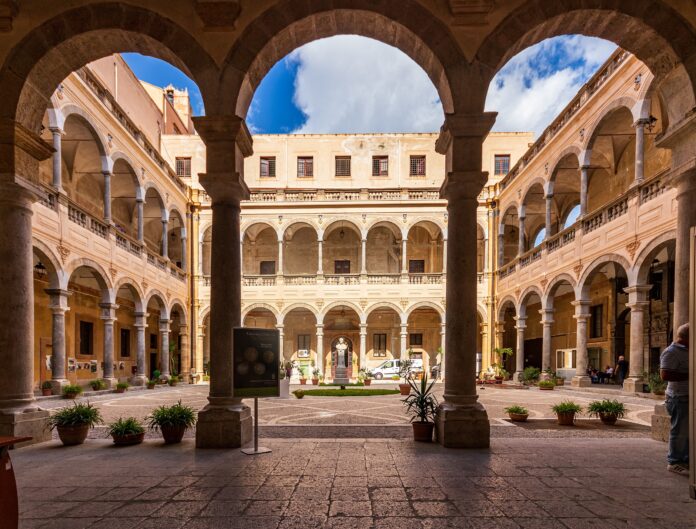 Biblioteca_centrale_Regione_siciliana-ph. Wikipedia